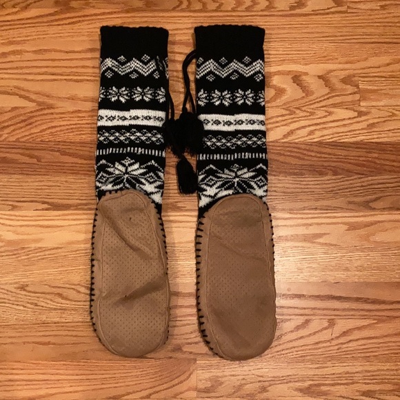 Cute slipper socks! - Picture 2 of 4